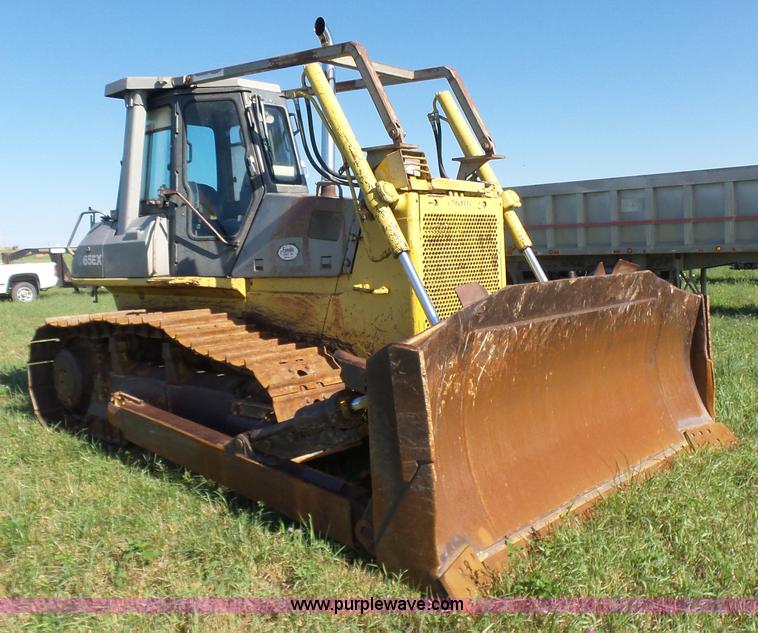 image for item K3157 1993 Komatsu D65EX-12 dozer