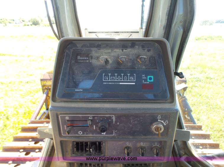 image for item K3157 1993 Komatsu D65EX-12 dozer