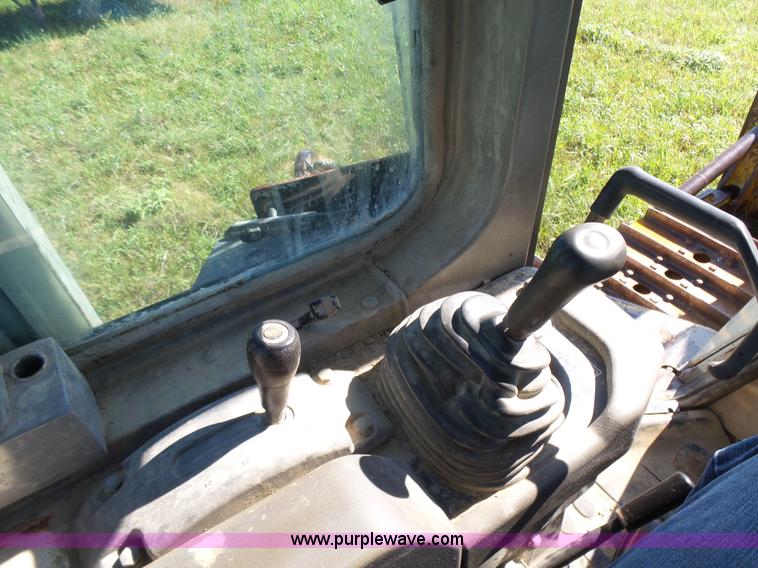 image for item K3157 1993 Komatsu D65EX-12 dozer