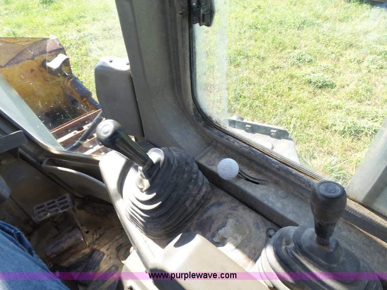 image for item K3157 1993 Komatsu D65EX-12 dozer