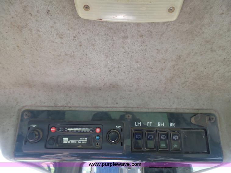 image for item K3157 1993 Komatsu D65EX-12 dozer