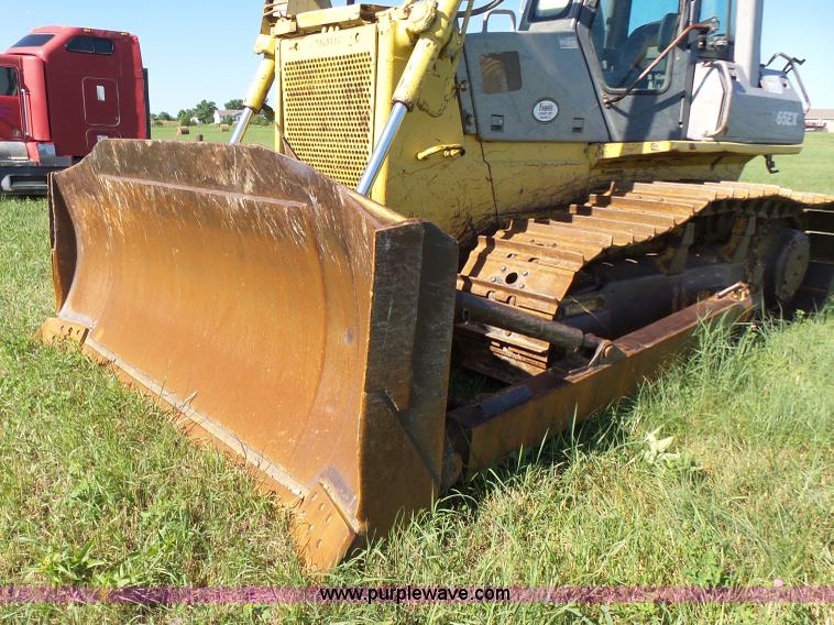 image for item K3157 1993 Komatsu D65EX-12 dozer