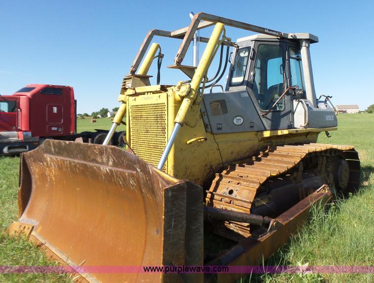 image for item K3157 1993 Komatsu D65EX-12 dozer