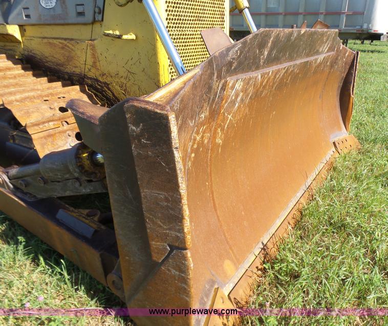 image for item K3157 1993 Komatsu D65EX-12 dozer