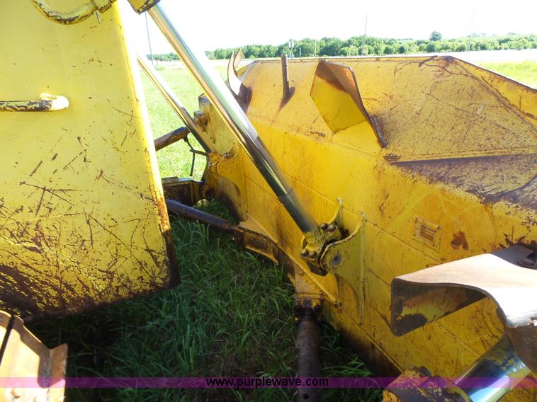 image for item K3157 1993 Komatsu D65EX-12 dozer