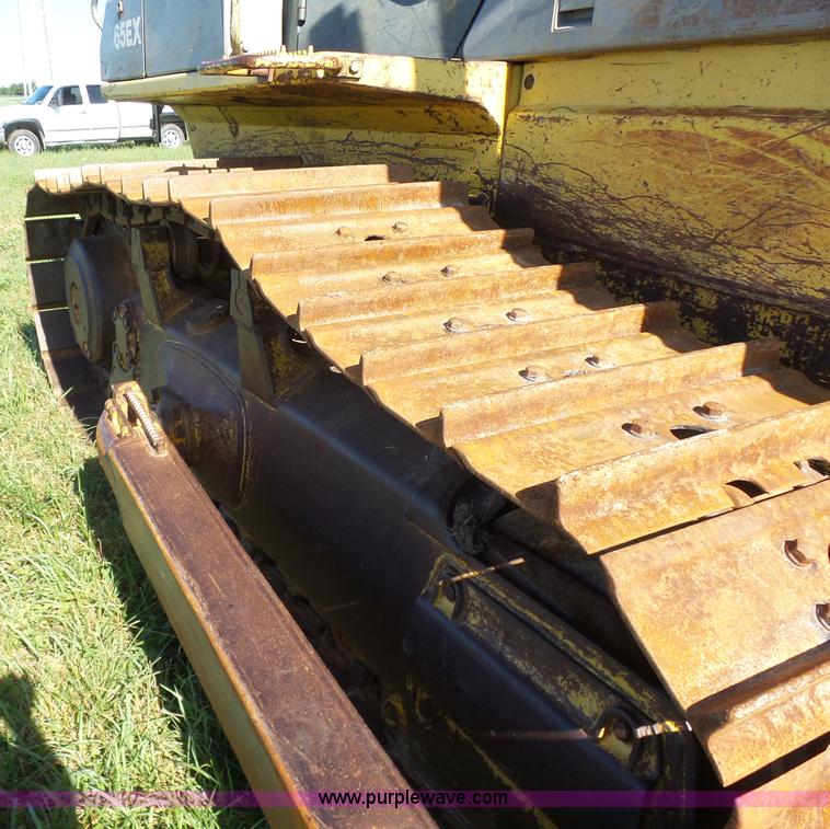 image for item K3157 1993 Komatsu D65EX-12 dozer