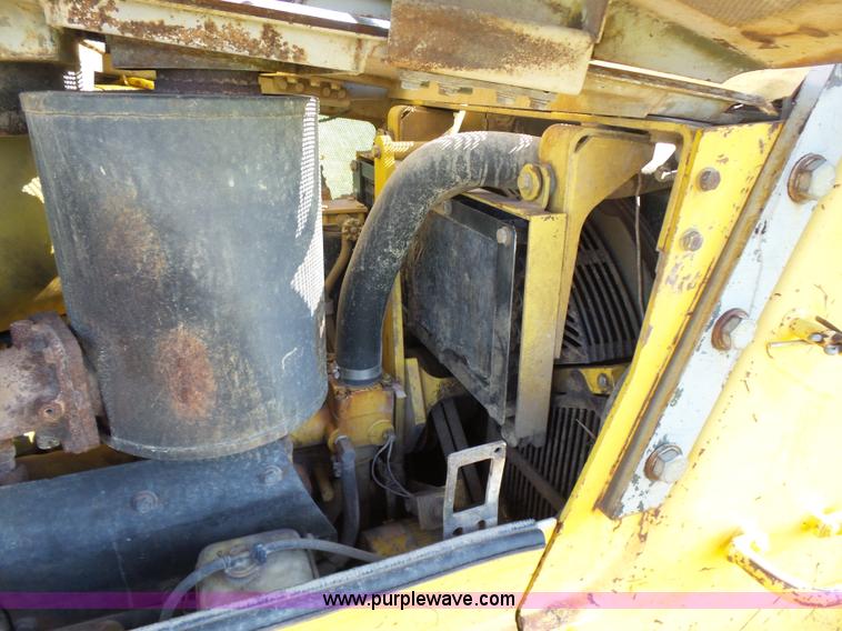 image for item K3157 1993 Komatsu D65EX-12 dozer
