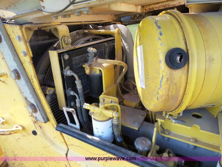 image for item K3157 1993 Komatsu D65EX-12 dozer