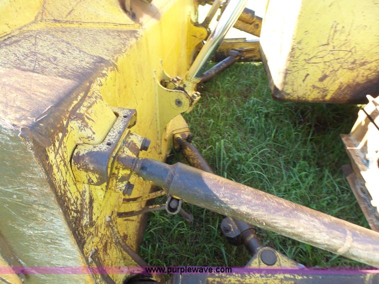 image for item K3157 1993 Komatsu D65EX-12 dozer