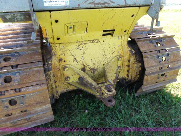 image for item K3157 1993 Komatsu D65EX-12 dozer