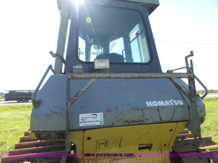 image for item K3157 1993 Komatsu D65EX-12 dozer