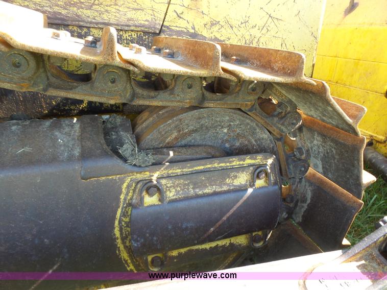 image for item K3157 1993 Komatsu D65EX-12 dozer