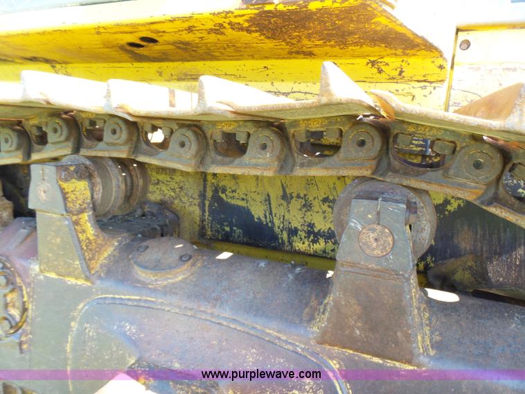 image for item K3157 1993 Komatsu D65EX-12 dozer