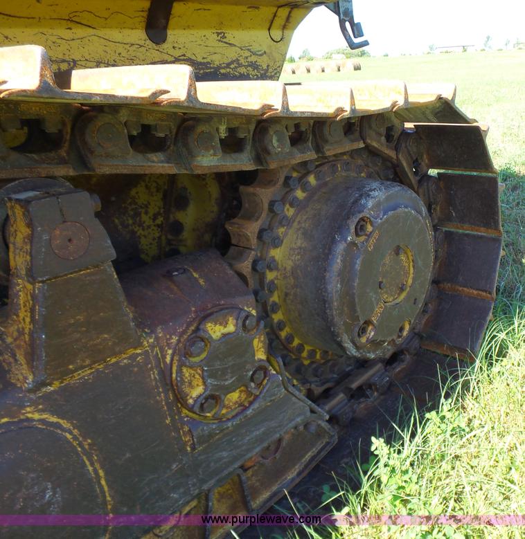 image for item K3157 1993 Komatsu D65EX-12 dozer