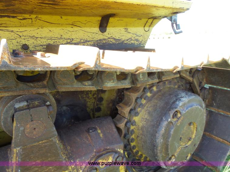 image for item K3157 1993 Komatsu D65EX-12 dozer
