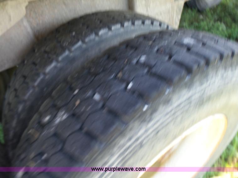 image for item K3158 1992 End dump trailer