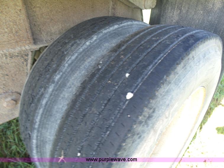 image for item K3158 1992 End dump trailer