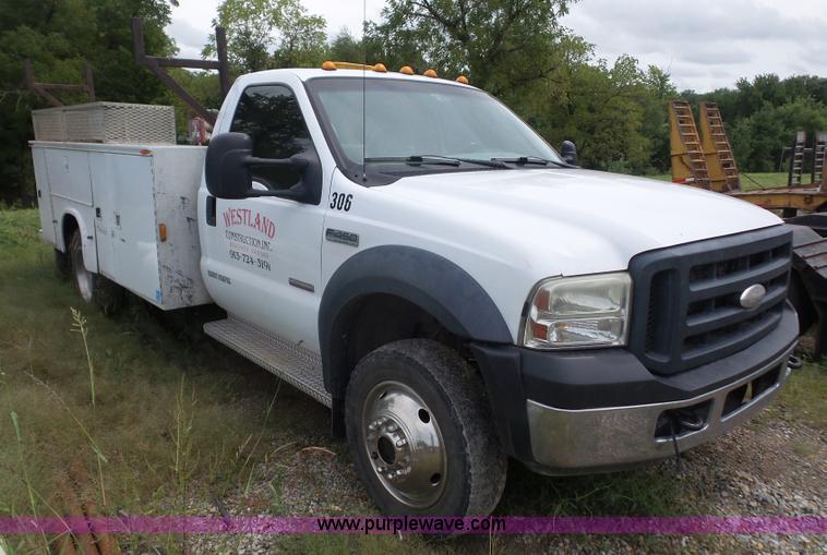 image for item K3552 2006 Ford F450 Super Duty utility truck