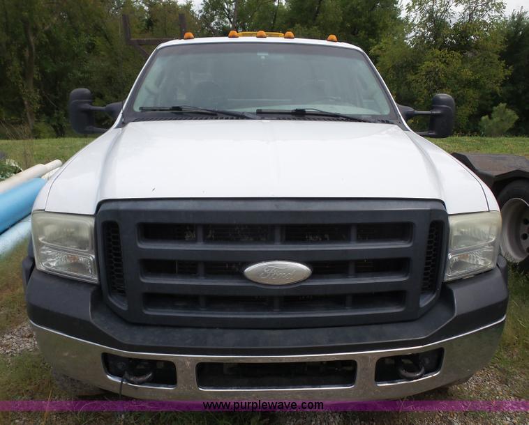 image for item K3552 2006 Ford F450 Super Duty utility truck
