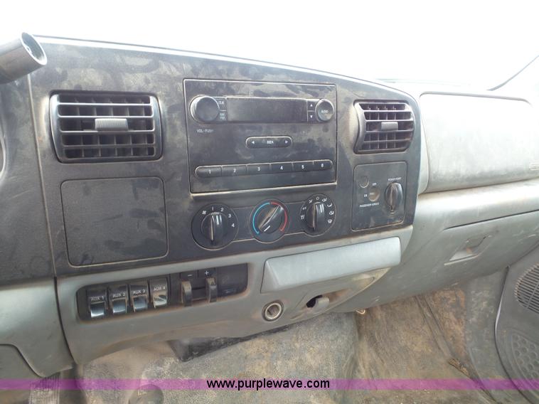 image for item K3552 2006 Ford F450 Super Duty utility truck