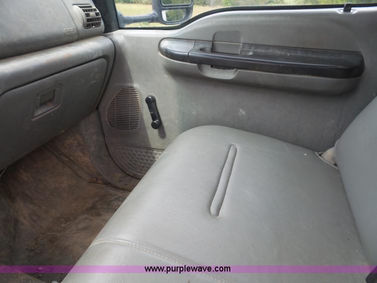 image for item K3552 2006 Ford F450 Super Duty utility truck