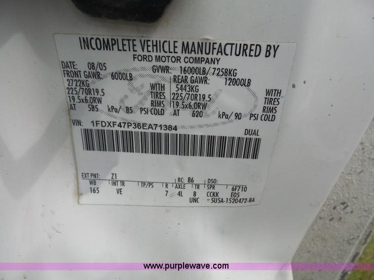 image for item K3552 2006 Ford F450 Super Duty utility truck