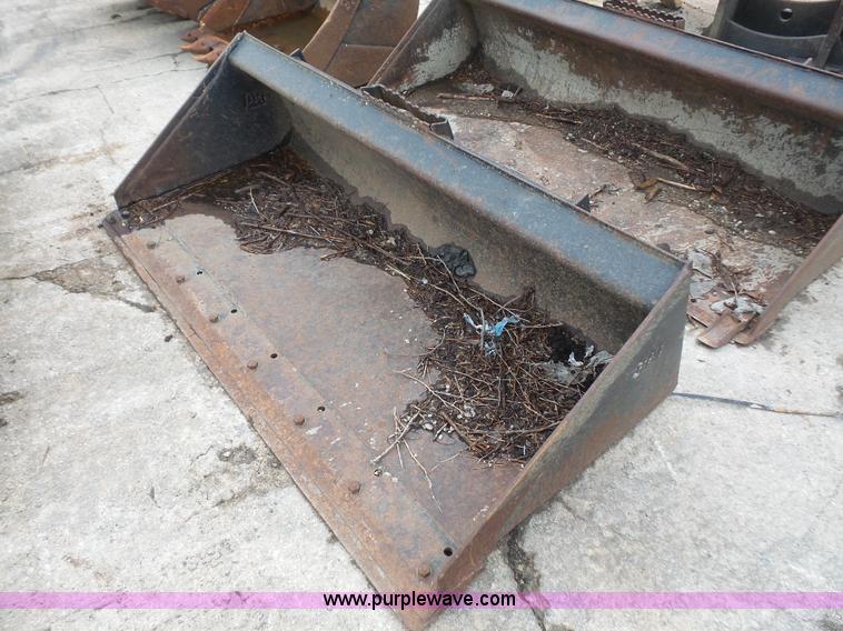 image for item K3557 Caterpillar skid steer bucket