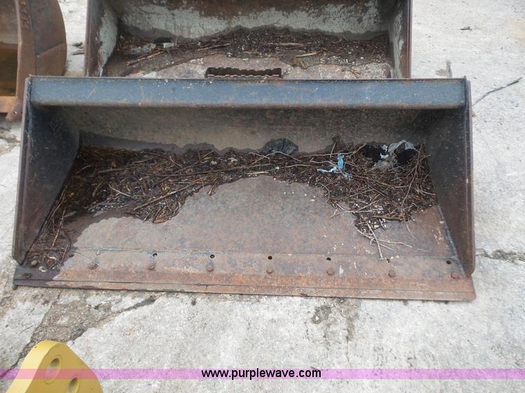 image for item K3557 Caterpillar skid steer bucket