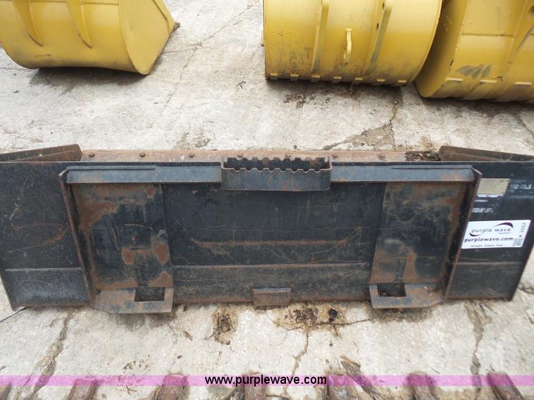 image for item K3557 Caterpillar skid steer bucket
