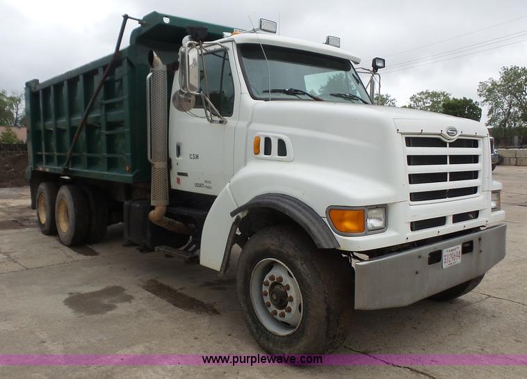 image for item K3558 1999 Sterling L9511 dump truck