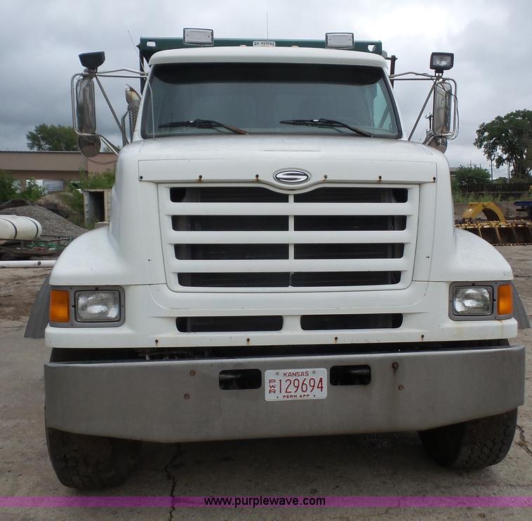 image for item K3558 1999 Sterling L9511 dump truck
