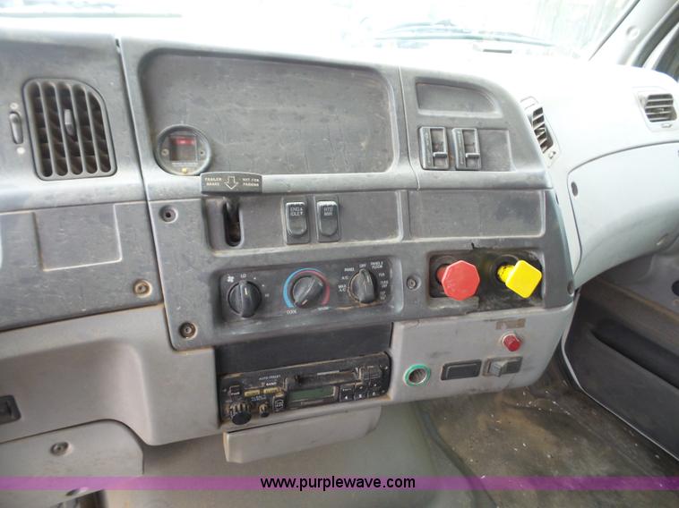 image for item K3558 1999 Sterling L9511 dump truck