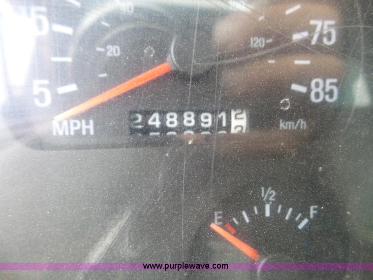 image for item K3558 1999 Sterling L9511 dump truck