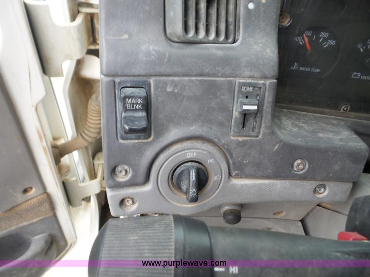 image for item K3558 1999 Sterling L9511 dump truck