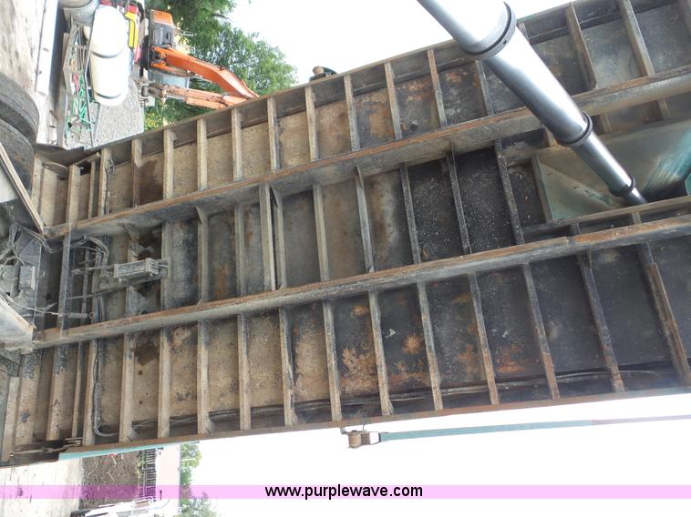 image for item K3558 1999 Sterling L9511 dump truck