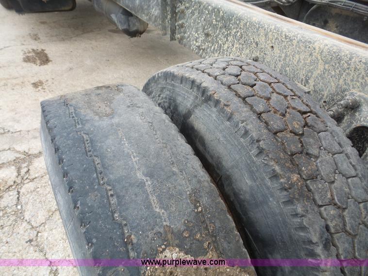 image for item K3558 1999 Sterling L9511 dump truck