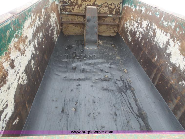 image for item K3558 1999 Sterling L9511 dump truck