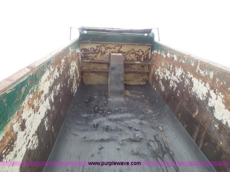 image for item K3558 1999 Sterling L9511 dump truck