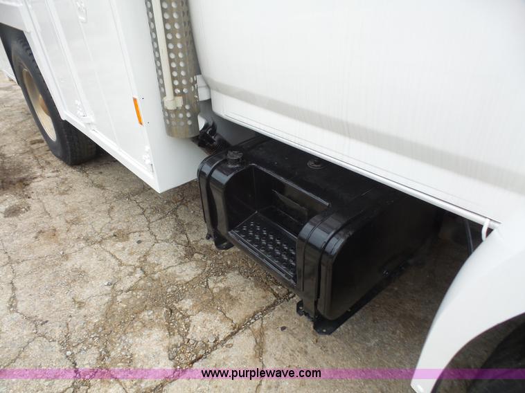 image for item K3559 1994 Ford F700 service truck with crane