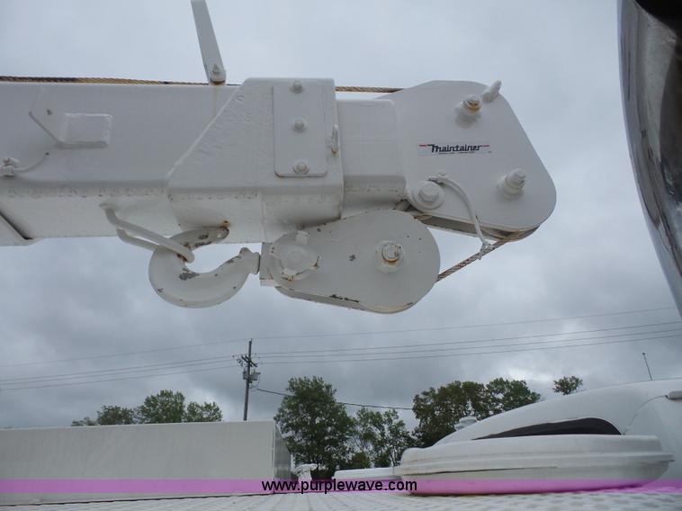 image for item K3559 1994 Ford F700 service truck with crane