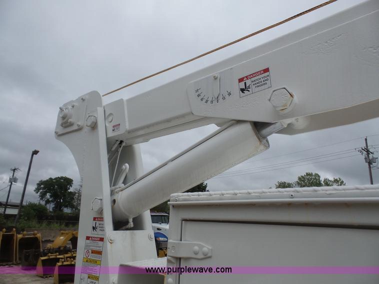 image for item K3559 1994 Ford F700 service truck with crane