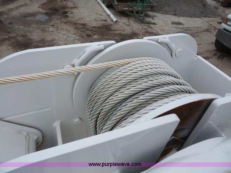 image for item K3559 1994 Ford F700 service truck with crane