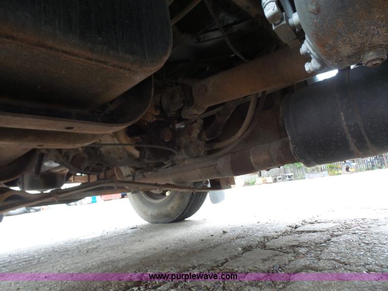 image for item K3559 1994 Ford F700 service truck with crane