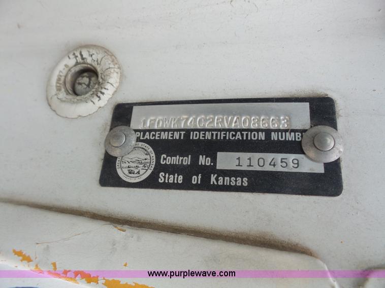 image for item K3559 1994 Ford F700 service truck with crane