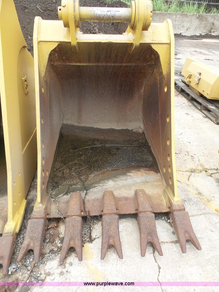 image for item K3561 Caterpillar 48"W excavator bucket