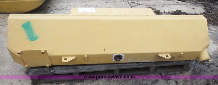 image for item K3563 Caterpillar D6H fuel tank