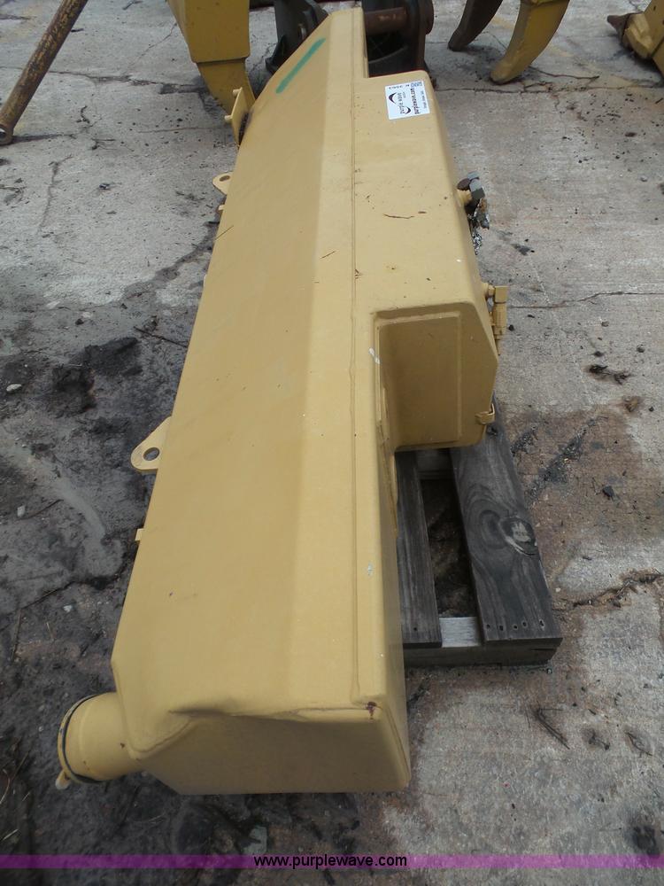 image for item K3563 Caterpillar D6H fuel tank