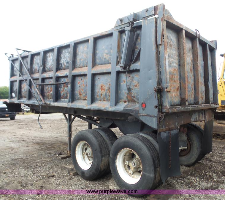 image for item K3565 1986 Hilbilt 2260SHD end dump trailer