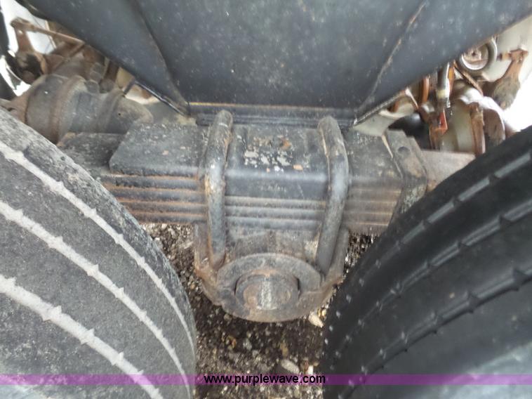 image for item K3565 1986 Hilbilt 2260SHD end dump trailer