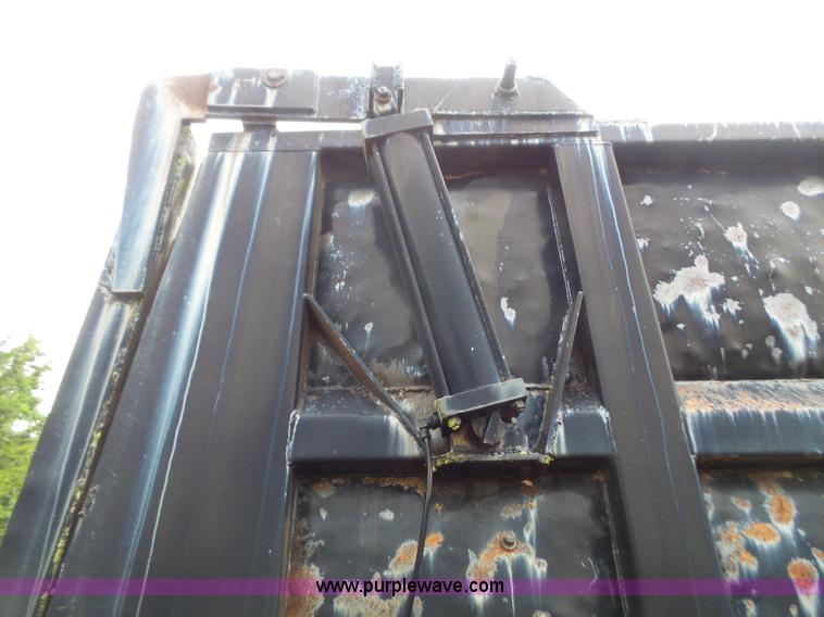 image for item K3565 1986 Hilbilt 2260SHD end dump trailer